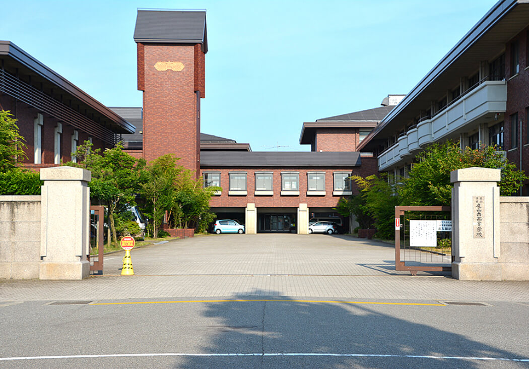 「感謝のこころ」と <br>「グローバルマインド」の2本柱